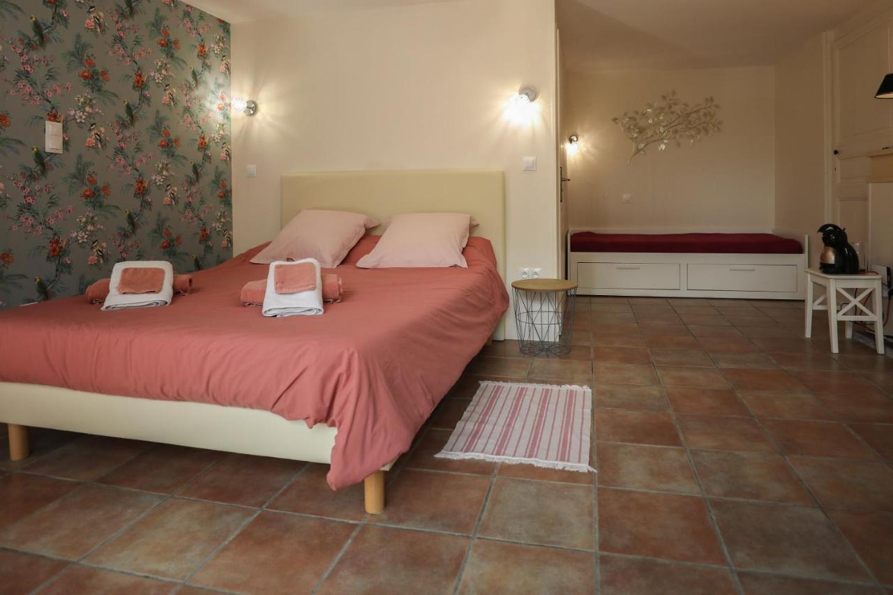 Au Pays De Jacquou : Chambre D'Hotes Et Table D'Hotes Fossemagne Ngoại thất bức ảnh