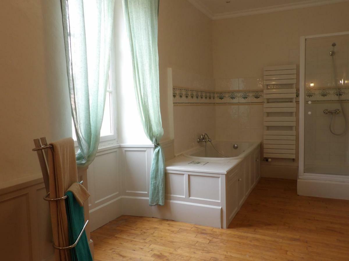 Au Pays De Jacquou : Chambre D'Hotes Et Table D'Hotes Fossemagne Ngoại thất bức ảnh